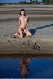 Skinny Teen Babe Yayna Nude On The Beach