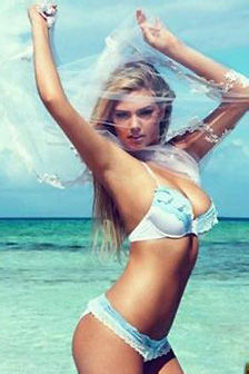 Beauty Kate Upton Teasing In Bikini