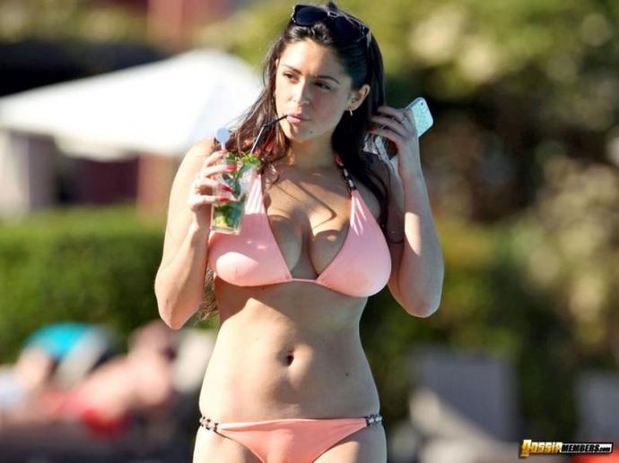 Casey Batchelor Bikini Cameltoe 06
