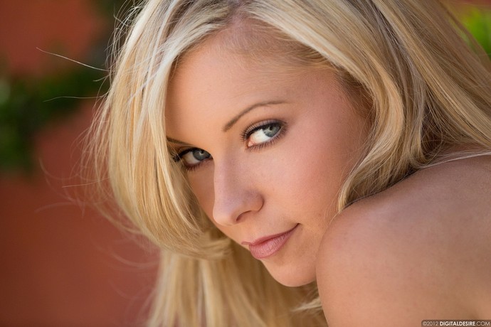 Lena Nicole Pulls Off Her Yellow Shorts 01