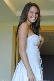 Hot Amanda Flashes Us