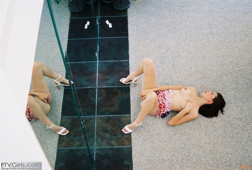 Poolside 19