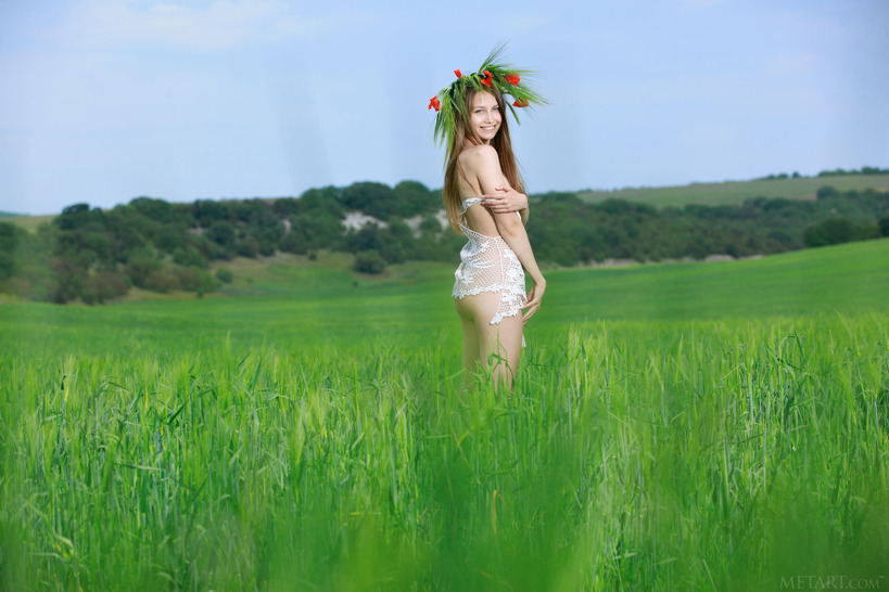 Stand tall, fair maiden, your beauty outshines all 02