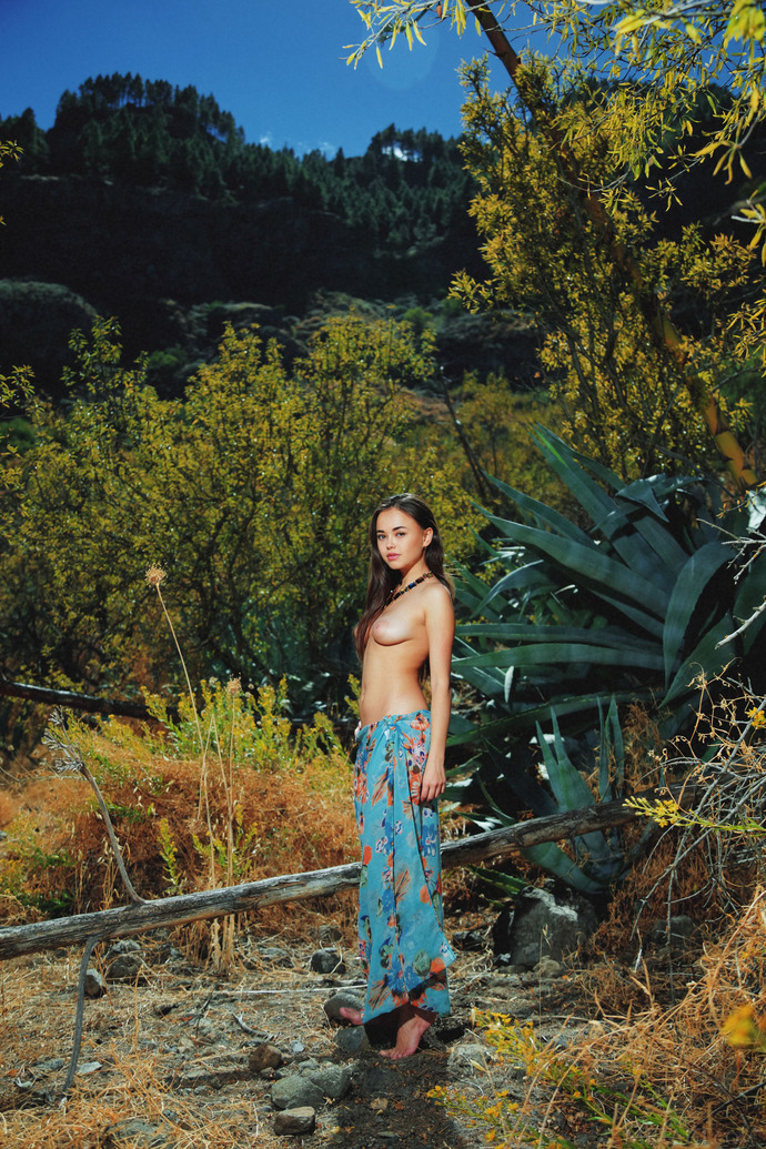Li Moon loves exposing herself 00