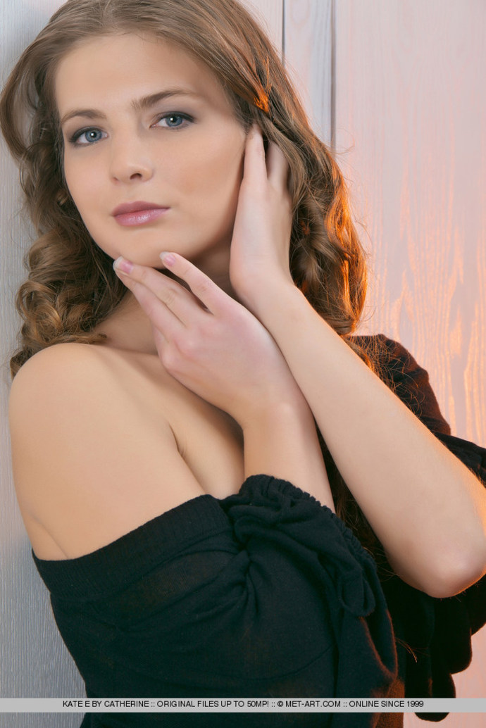 Presenting Young And Sexy Kate 03