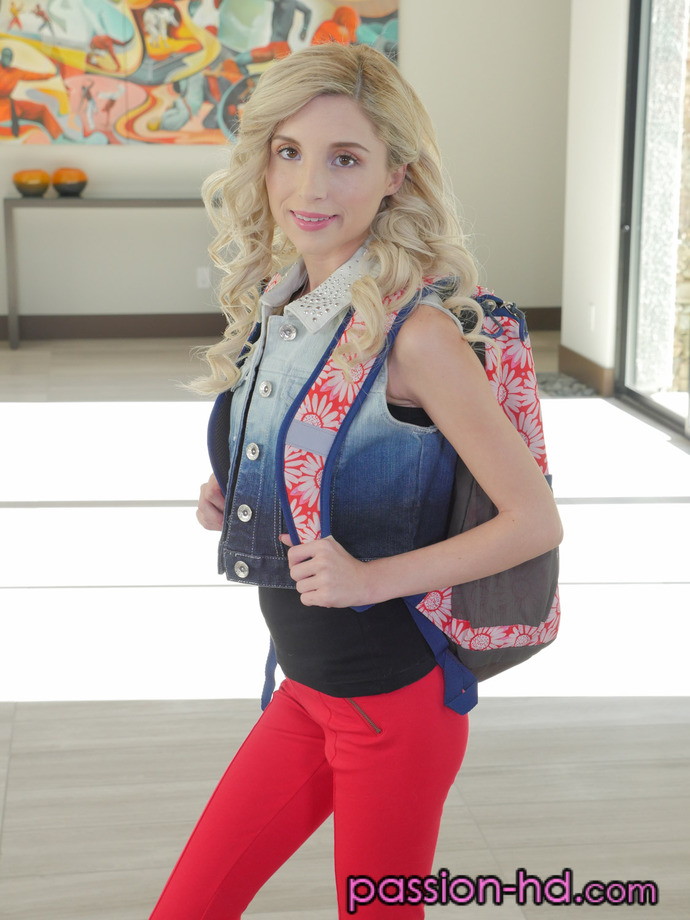 Tiny Blonde Girl Piper Perri Strips And Spreads 00