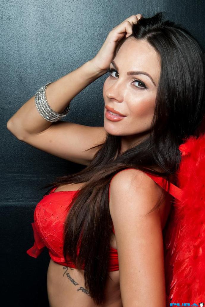 Kirsten Price Devilish In Her Red Lingerie 03