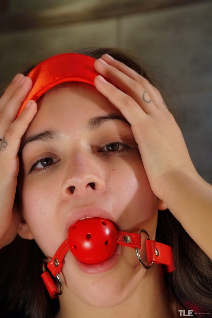 Intimate Red 00